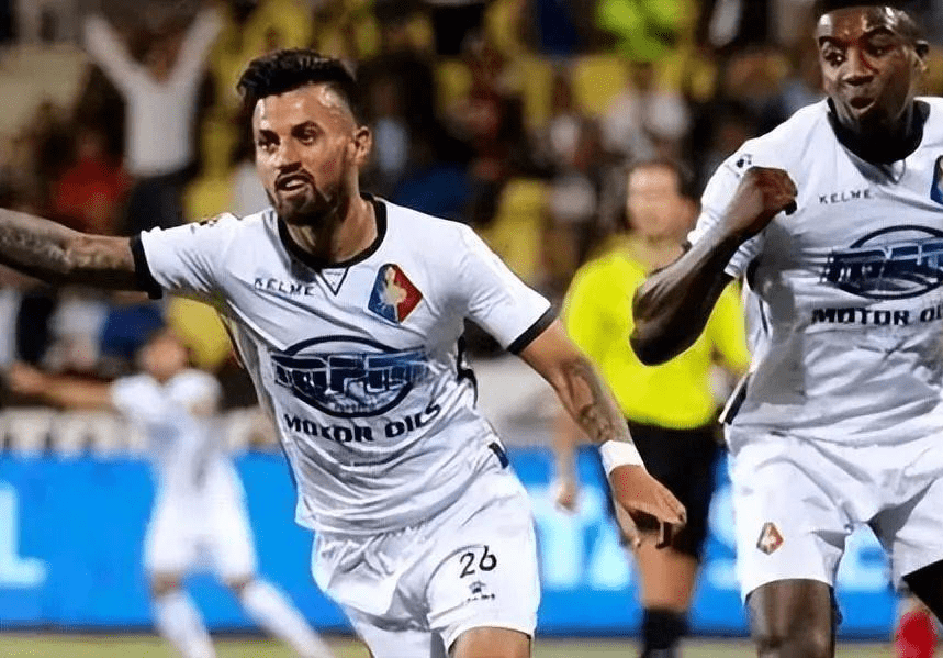 中蓬勃发展 中蓬勃发展